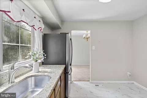 Entry Way - 2106 Carriage Square Pl, Silver Spring, MD 20906 photo 2 of 3