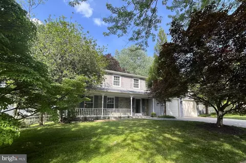 15709 Indianola Dr, Rockville, MD 20855