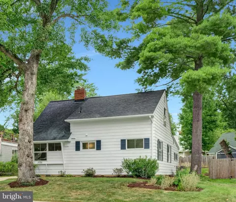 5701 Wainwright Ave, Rockville, MD 20851