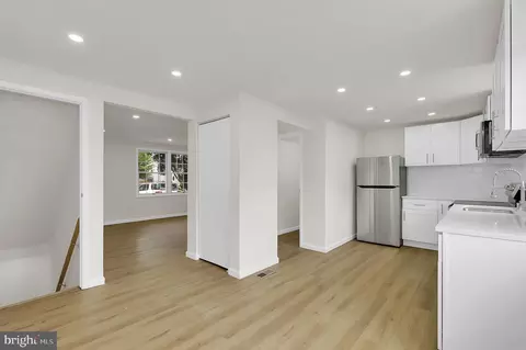 Entry Way - 1410 Elm Grove Cir, Silver Spring, MD 20905 photo 1 of 2