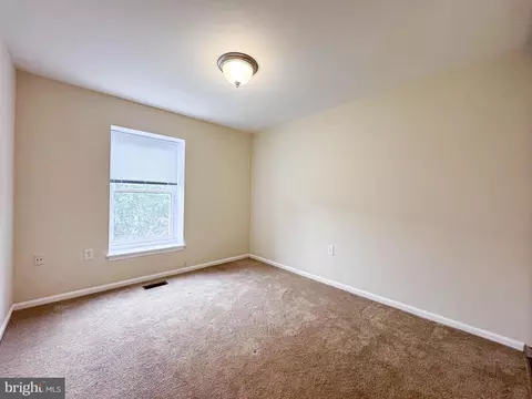 Bedroom - 10939 Pebble Run Dr, Silver Spring, MD 20902 photo 10 of 12