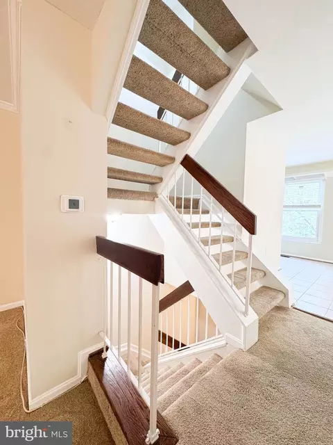 Entry Way - 10939 Pebble Run Dr, Silver Spring, MD 20902 photo 4 of 6