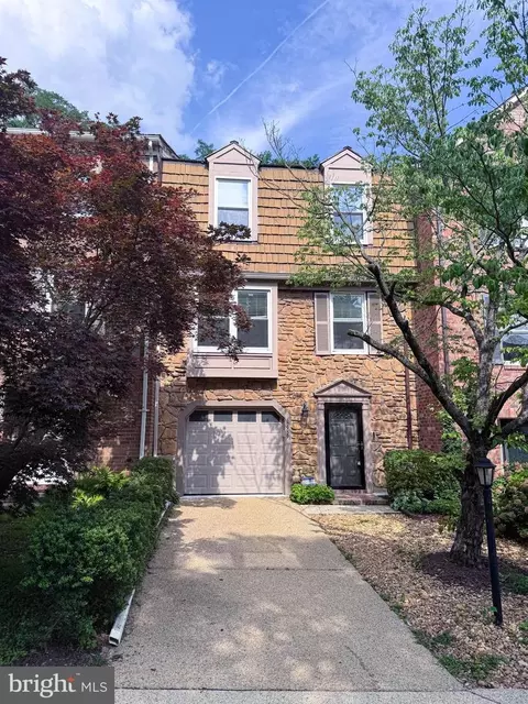 Exterior - 10939 Pebble Run Dr, Silver Spring, MD 20902 photo 2 of 17
