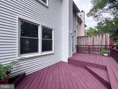 Exterior - 10939 Pebble Run Dr, Silver Spring, MD 20902 photo 14 of 17