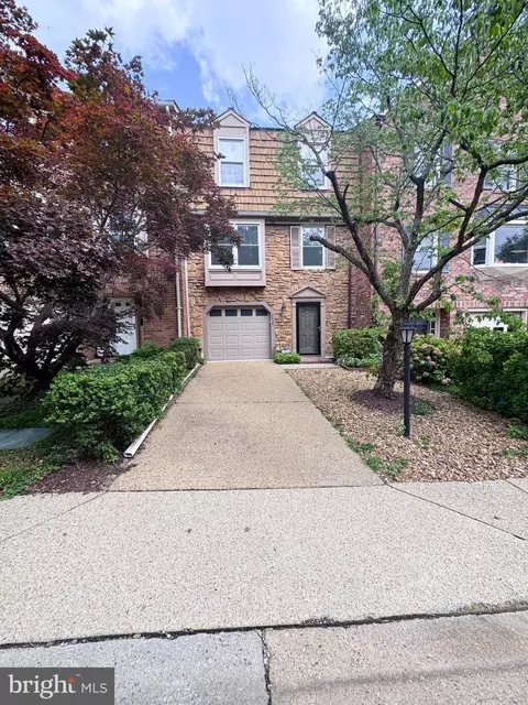 Exterior - 10939 Pebble Run Dr, Silver Spring, MD 20902 photo 9 of 17