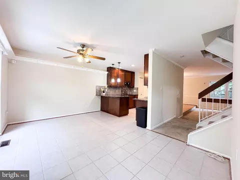 Living - 10939 Pebble Run Dr, Silver Spring, MD 20902 photo 7 of 15