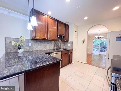 Kitchen - 10939 Pebble Run Dr, Silver Spring, MD 20902 photo 1 of 6