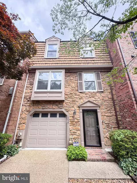 Exterior - 10939 Pebble Run Dr, Silver Spring, MD 20902 photo 10 of 17