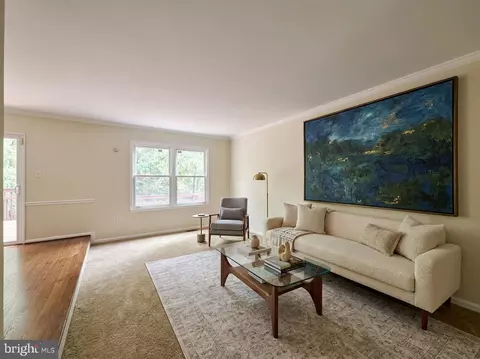 Living - 10939 Pebble Run Dr, Silver Spring, MD 20902 photo 11 of 15
