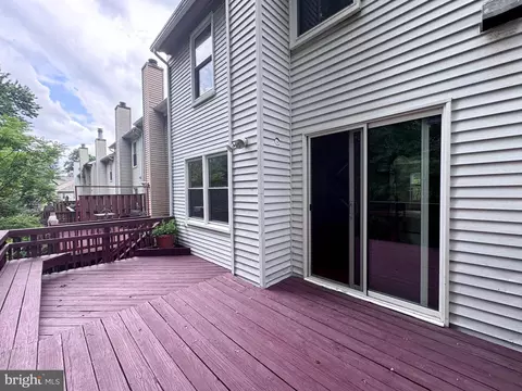 Exterior - 10939 Pebble Run Dr, Silver Spring, MD 20902 photo 15 of 17