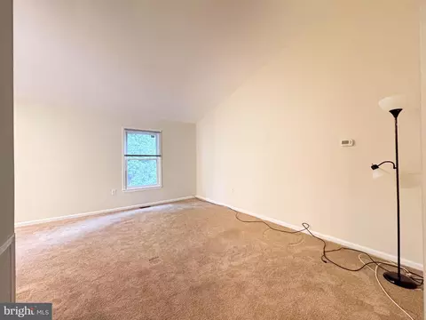 Living - 10939 Pebble Run Dr, Silver Spring, MD 20902 photo 15 of 15