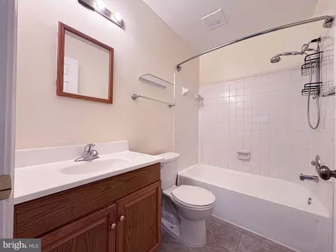 Bath - 10939 Pebble Run Dr, Silver Spring, MD 20902 photo 13 of 15
