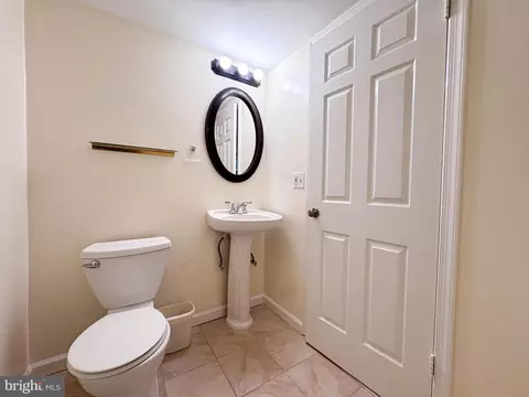 Bath - 10939 Pebble Run Dr, Silver Spring, MD 20902 photo 3 of 15