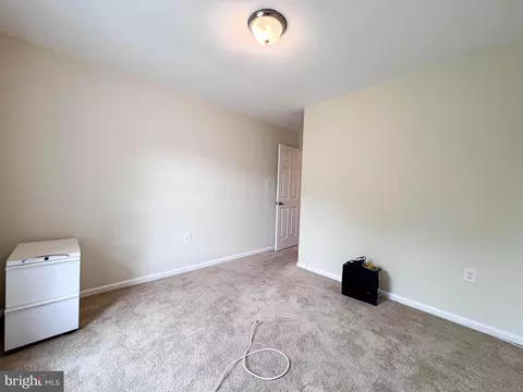 Bedroom - 10939 Pebble Run Dr, Silver Spring, MD 20902 photo 8 of 12