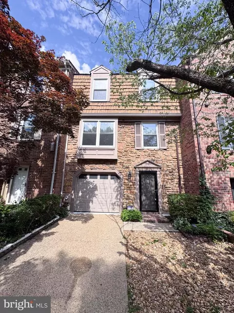 Exterior - 10939 Pebble Run Dr, Silver Spring, MD 20902 photo 4 of 17
