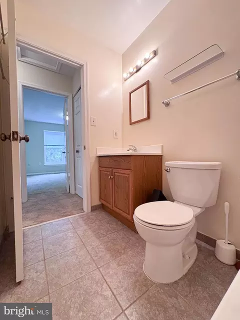 Bath - 10939 Pebble Run Dr, Silver Spring, MD 20902 photo 14 of 15