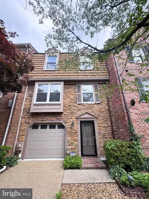 Exterior - 10939 Pebble Run Dr, Silver Spring, MD 20902 photo 7 of 17