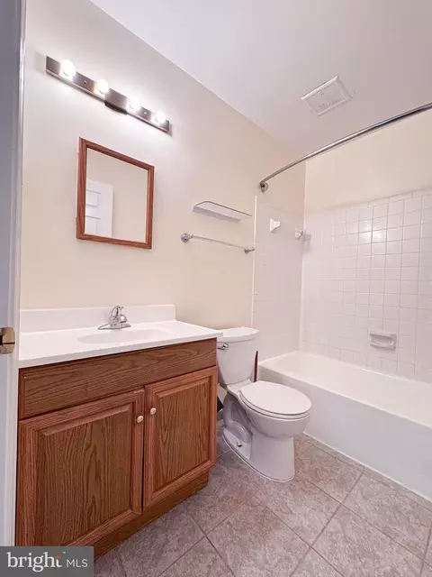 Bath - 10939 Pebble Run Dr, Silver Spring, MD 20902 photo 15 of 15