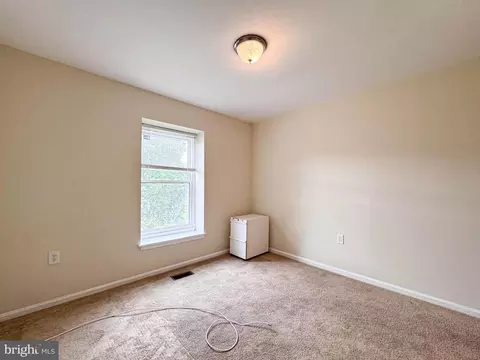 Bedroom - 10939 Pebble Run Dr, Silver Spring, MD 20902 photo 7 of 12