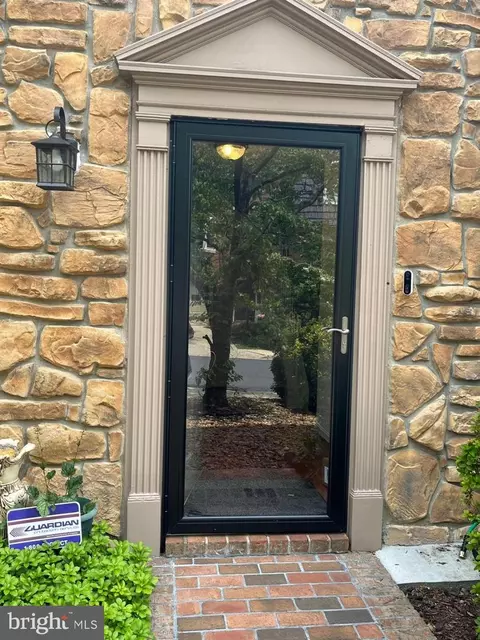 10939 Pebble Run Dr, Silver Spring, MD 20902 photo 3