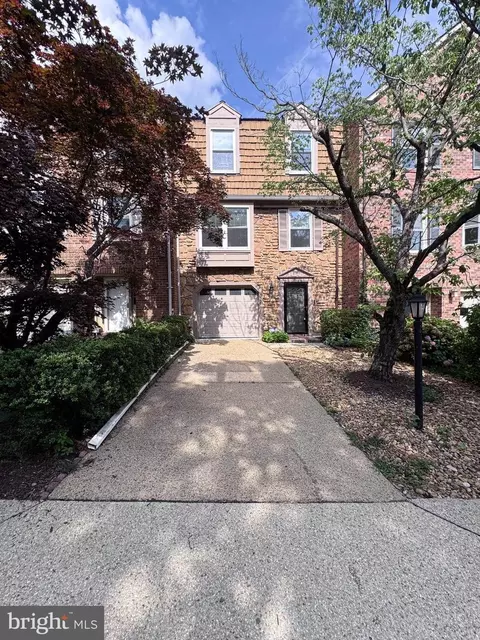 Exterior - 10939 Pebble Run Dr, Silver Spring, MD 20902 photo 6 of 17