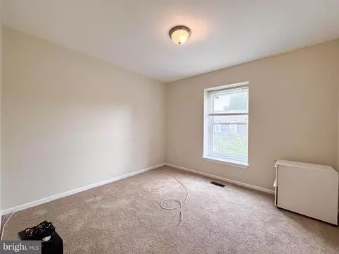 Bedroom - 10939 Pebble Run Dr, Silver Spring, MD 20902 photo 6 of 12