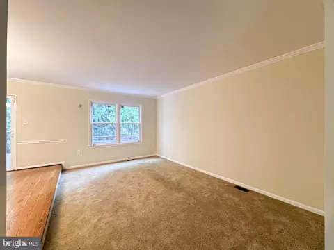 Living - 10939 Pebble Run Dr, Silver Spring, MD 20902 photo 10 of 15