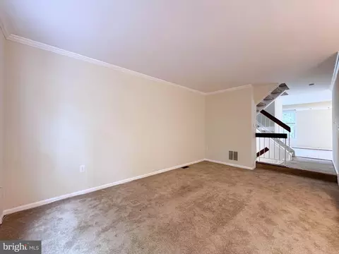 Living - 10939 Pebble Run Dr, Silver Spring, MD 20902 photo 14 of 15