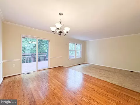 Living - 10939 Pebble Run Dr, Silver Spring, MD 20902 photo 8 of 15