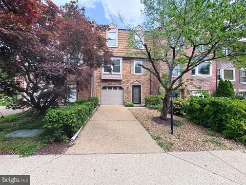 Exterior - 10939 Pebble Run Dr, Silver Spring, MD 20902 photo 8 of 17