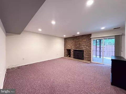 Living - 10939 Pebble Run Dr, Silver Spring, MD 20902 photo 1 of 15
