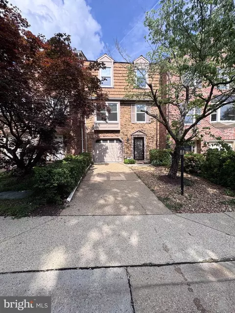Exterior - 10939 Pebble Run Dr, Silver Spring, MD 20902 photo 5 of 17