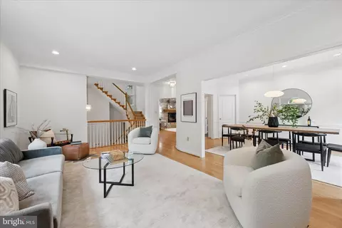 8900 Ellsworth Ct, Silver Spring, MD 20910