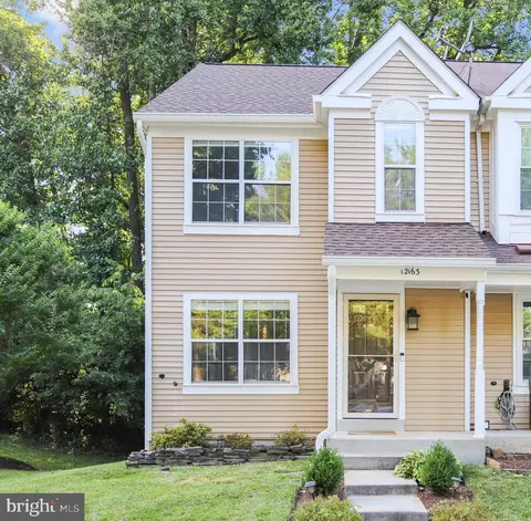 12163 Flag Harbor Dr, Germantown, MD 20874