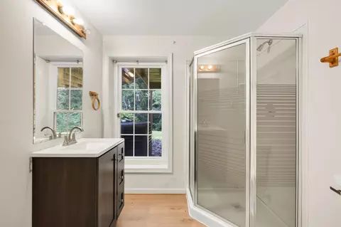 Bath - 13123 Serpentine Way, Silver Spring, MD 20904 photo 2 of 2