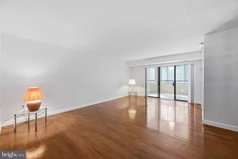 Living - 15100 Interlachen Dr #4-124, Silver Spring, MD 20906 photo 2 of 5