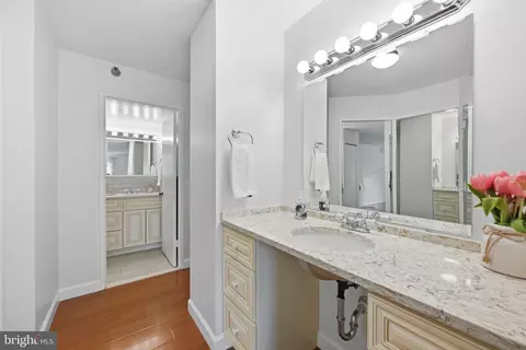 Bath - 15100 Interlachen Dr #4-124, Silver Spring, MD 20906 photo 2 of 6