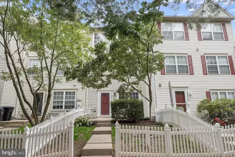13710 Lark Song Dr, Germantown, MD 20874