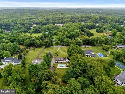 View/Area - 10812 Cripplegate Rd, Potomac, MD 20854 photo 3 of 4