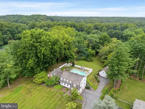 View/Area - 10812 Cripplegate Rd, Potomac, MD 20854 photo 4 of 4