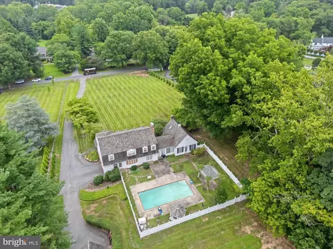 View/Area - 10812 Cripplegate Rd, Potomac, MD 20854 photo 2 of 4