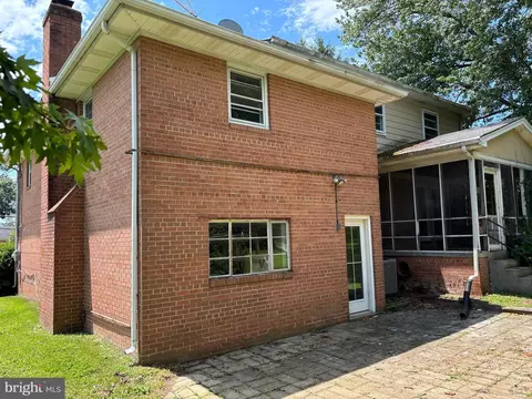 906 Venice Dr, Silver Spring, MD 20904 photo 2