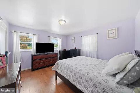 Bedroom - 11931 Centerhill St, Silver Spring, MD 20902 photo 9 of 10