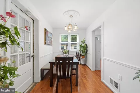Entry Way - 11931 Centerhill St, Silver Spring, MD 20902 photo 3 of 6