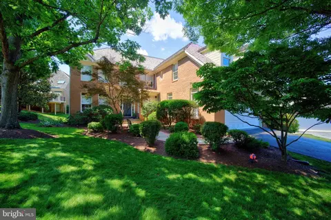 9110 Willow Gate Ln, Bethesda, MD 20817