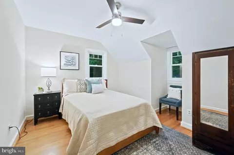 Bedroom - 8902 Sudbury Rd, Silver Spring, MD 20901 photo 6 of 17