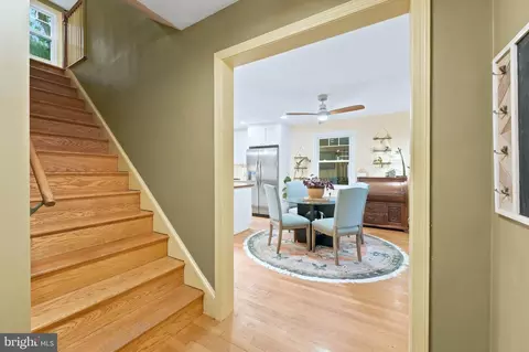 Entry Way - 8902 Sudbury Rd, Silver Spring, MD 20901 photo 3 of 8