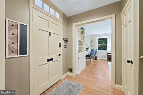 Entry Way - 8902 Sudbury Rd, Silver Spring, MD 20901 photo 1 of 8