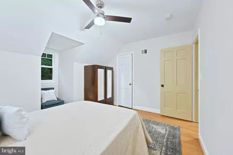 Bedroom - 8902 Sudbury Rd, Silver Spring, MD 20901 photo 7 of 17