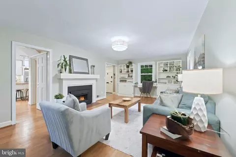 Living - 8902 Sudbury Rd, Silver Spring, MD 20901 photo 4 of 4